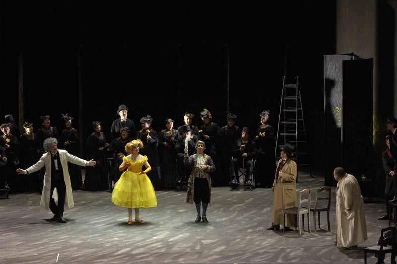 Acte II (Olympia), Christian Jean (Spalanzani), Milagros Poblador (Olympia), Jos Ruiz (Cochenille), Katharine Goeldner (Niklausse), Aquiles Machado (Hoffmann)