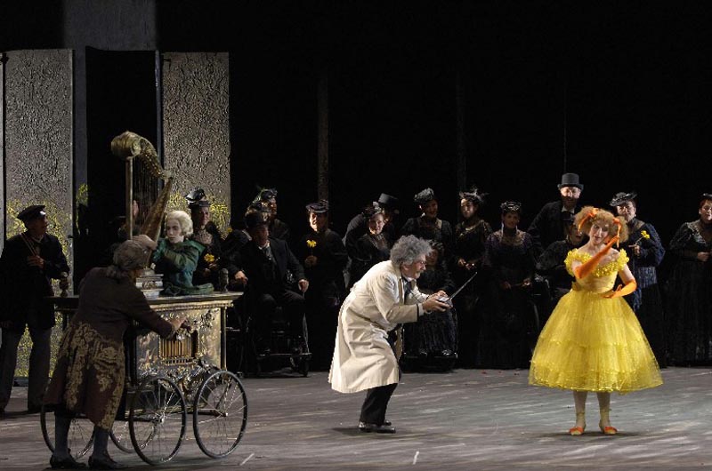 Acte II (Olympia), Christian Jean (Spalanzani), Milagros Poblador (Olympia)