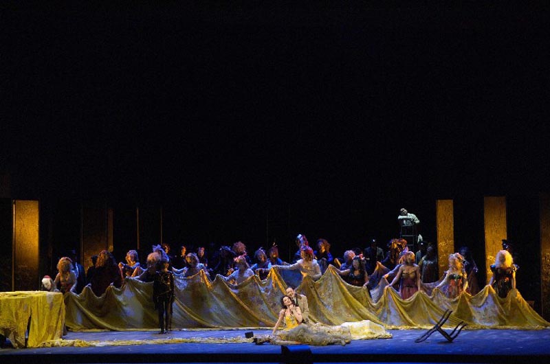 Acte III (Giulietta), Valentina Kutzarova (Giulietta), Katharine Goeldner (Niklausse)