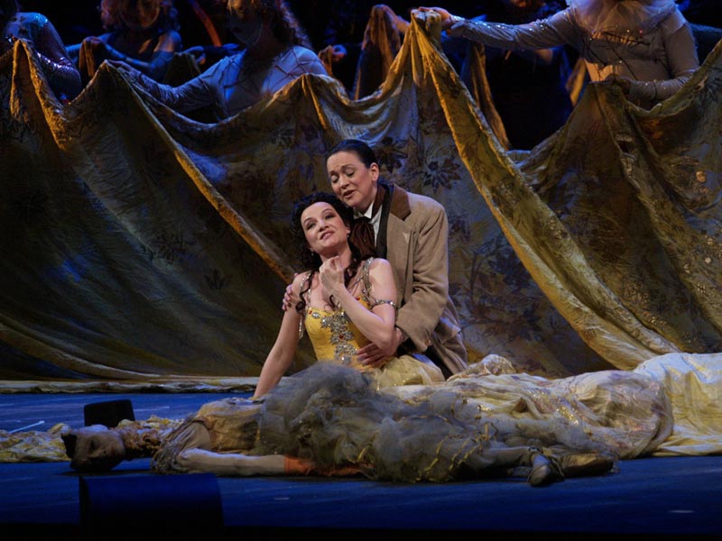 Acte III (Giulietta), Valentina Kutzarova (Giulietta), Katharine Goeldner (Niklausse)