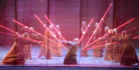 L'uccisione di Lionel (Carmelo Corrado Caruso) nel IV Atto, Teatro Regio Torino - Stagione 2001-2002   