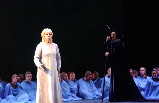 Mirella Freni (Giovanna d'Arco) e Konstantin Gorny (Cardinale), Teatro Regio Torino - Stagione 2001-2002   