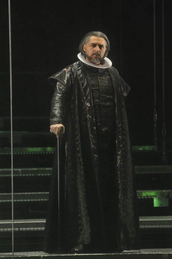 konstantin_gorny_don_carlo_karlsruhe_2009-02.JPG