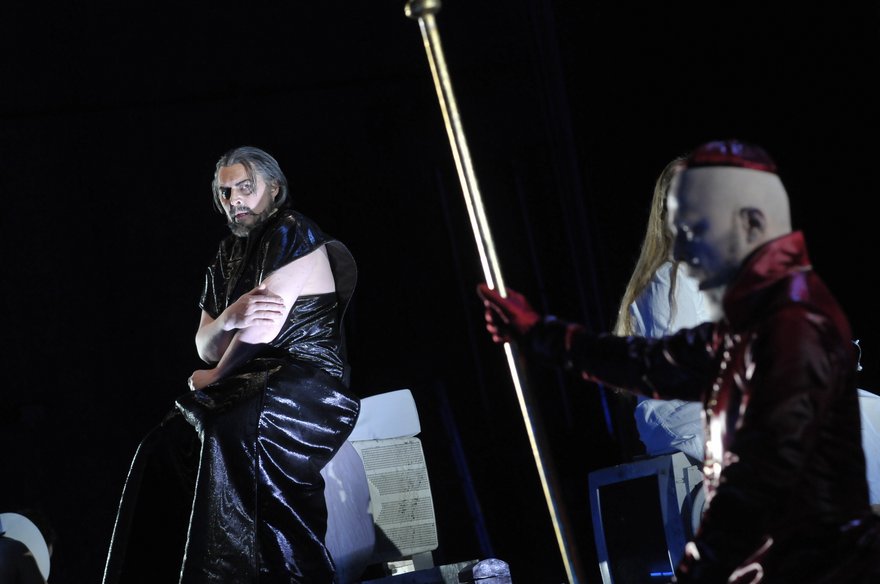 konstantin_gorny_don_carlo_karlsruhe_2009-28.JPG
