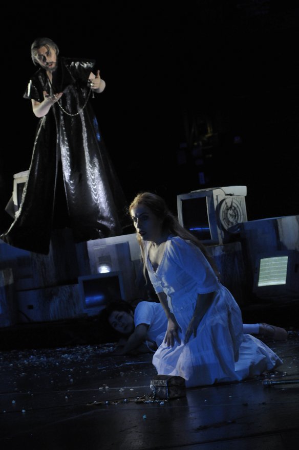 konstantin_gorny_don_carlo_karlsruhe_2009-37.JPG