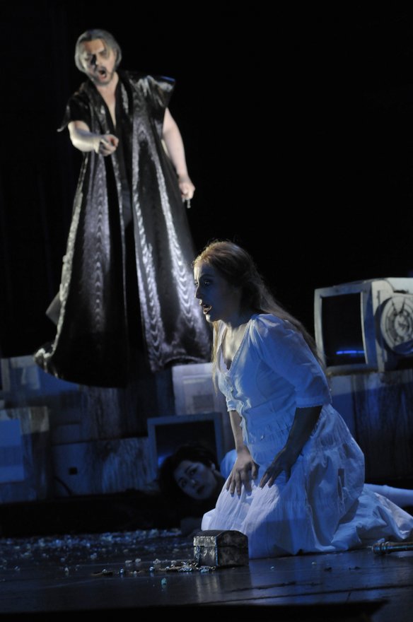 konstantin_gorny_don_carlo_karlsruhe_2009-38.JPG