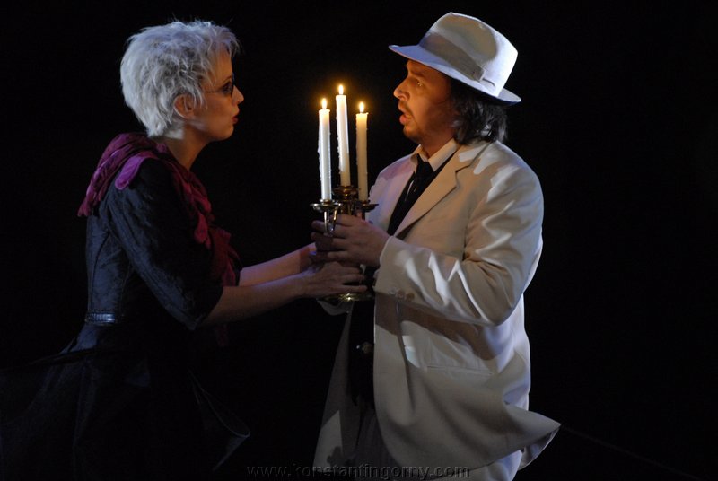 Via, cara Donna Elvira, 
calmate quella collera... sentite... 
Lasciatemi parlar...konstantin_gorny_don_giovanni_leipzig_2009-akt1-004.JPG