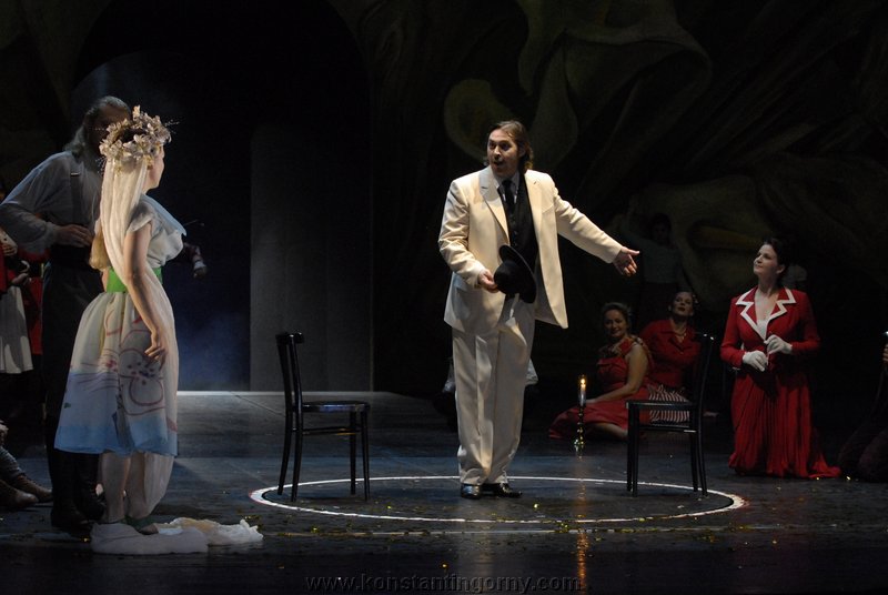 C' qualche sposalizio?konstantin_gorny_don_giovanni_leipzig_2009-akt1-005.JPG