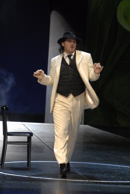 Vogliam star allegramente, 
Vogliam ridere e scherzar.konstantin_gorny_don_giovanni_leipzig_2009-akt1-016.JPG