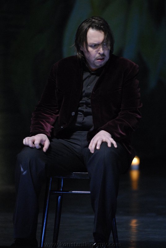 LA STATUA 
Tu m'invitasti a cena, 
Il tuo dover or sai. 
Rispondimi: verrai 
tu a cenar meco?konstantin_gorny_don_giovanni_leipzig_2009-akt2-019.JPG