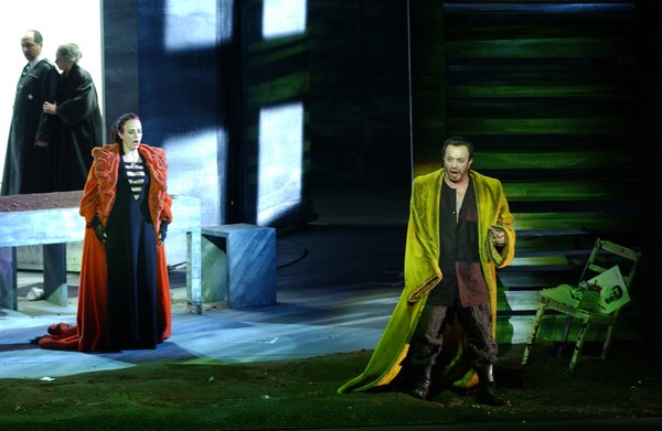 Leo Nucci (Macbeth) e Sylvie Valayre (Lady Macbeth)