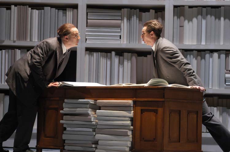 Atto I: Konstantin Gorny (Mefisto), Mauro Nicoletti (Faust)