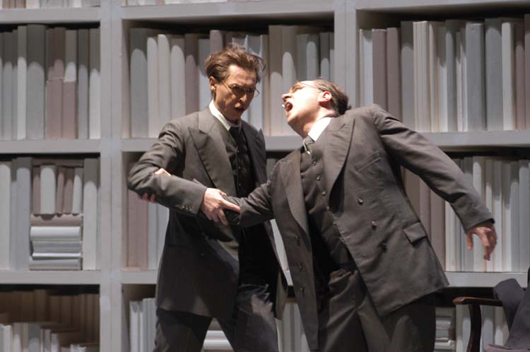 Atto I: Konstantin Gorny (Mefisto), Mauro Nicoletti (Faust)