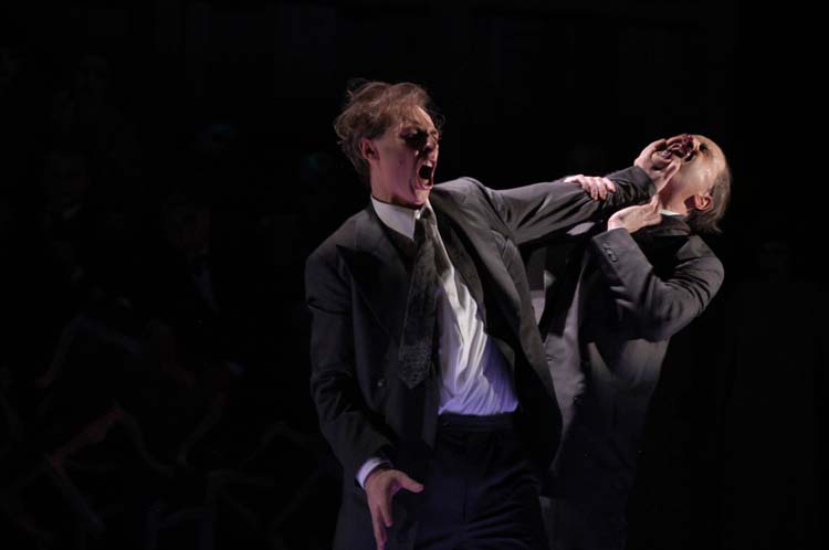 Atto II: Konstantin Gorny (Mefisto), Mauro Nicoletti (Faust)