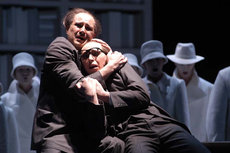 Epilog: Konstantin Gorny (Mefisto), Mauro Nicoletti (Faust), Staatsopernchor
