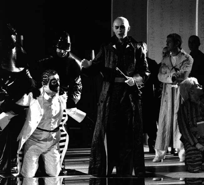Konstantin Gorny (Sarastro) Hans-Jrg Weinschenk (Monostatos), Mozart 